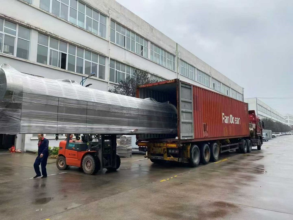 Soybean oil processing machine assembly line delivers goods on rainy days