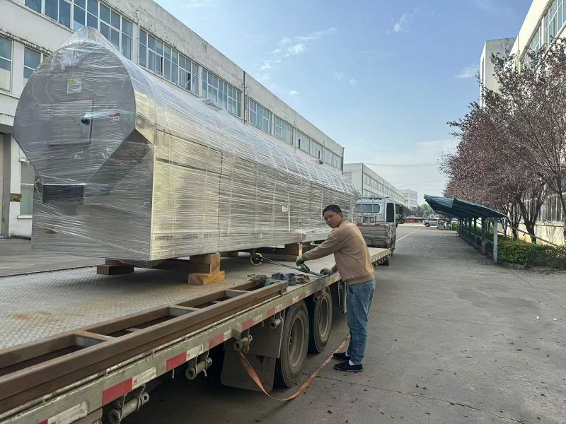 The assembly line roasting machine has completed the shipment.