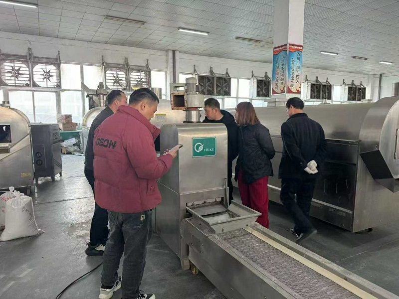 The customer from Inner Mongolia came to the factory for an inspection.