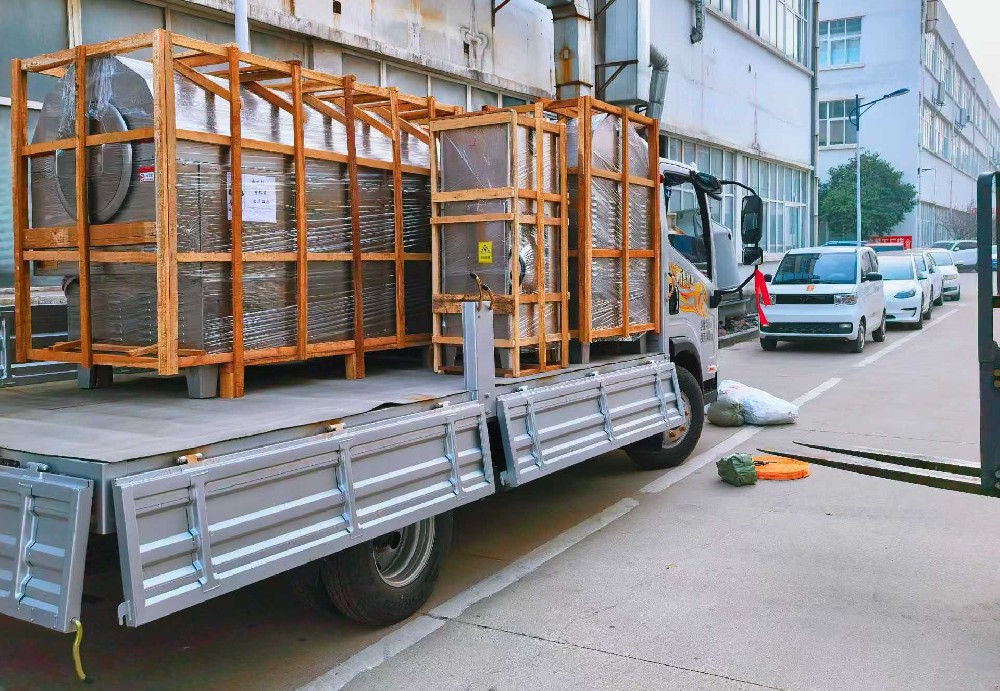 Two 100kg sesame oil roasting machines are dispatched.